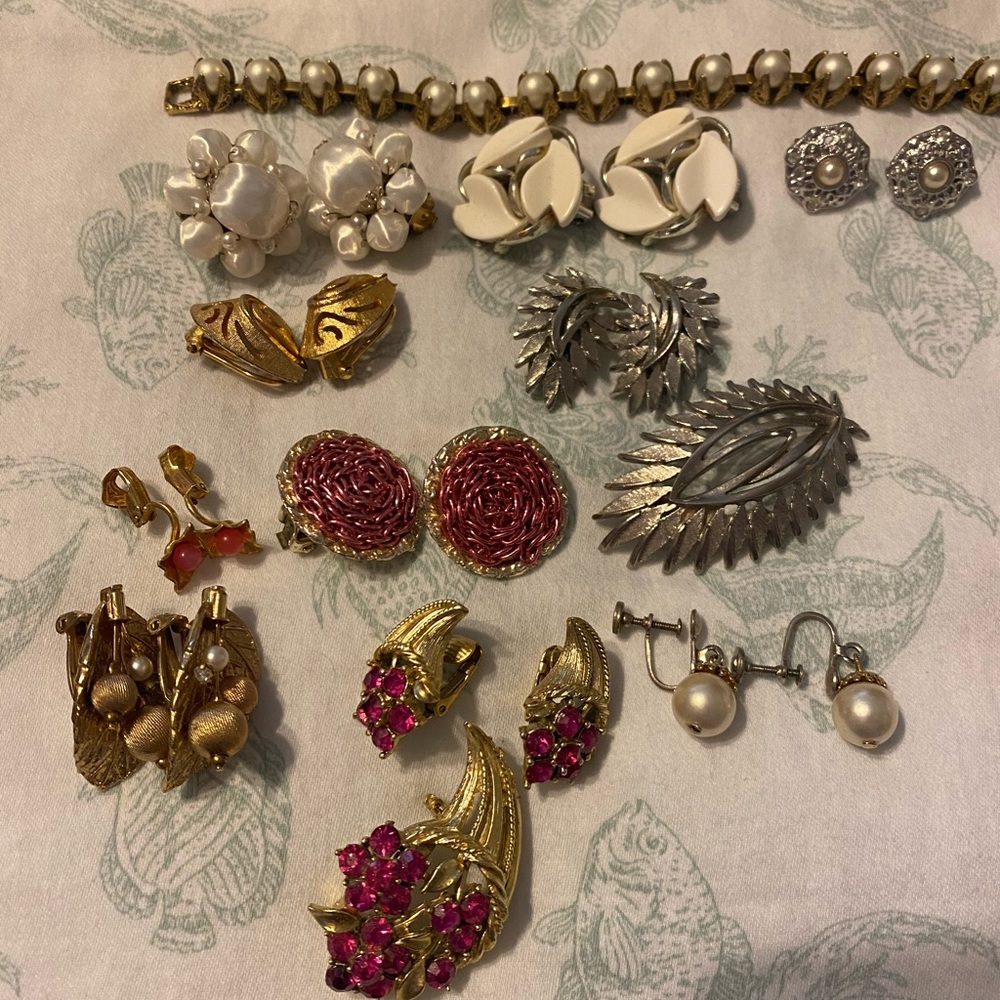 Vintage jewelry lot